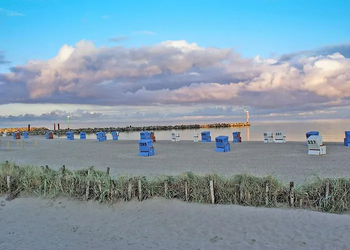 Semesteranläggning (resort) Zeltdachhaus Mit Tv Im Schlafzimme Damp